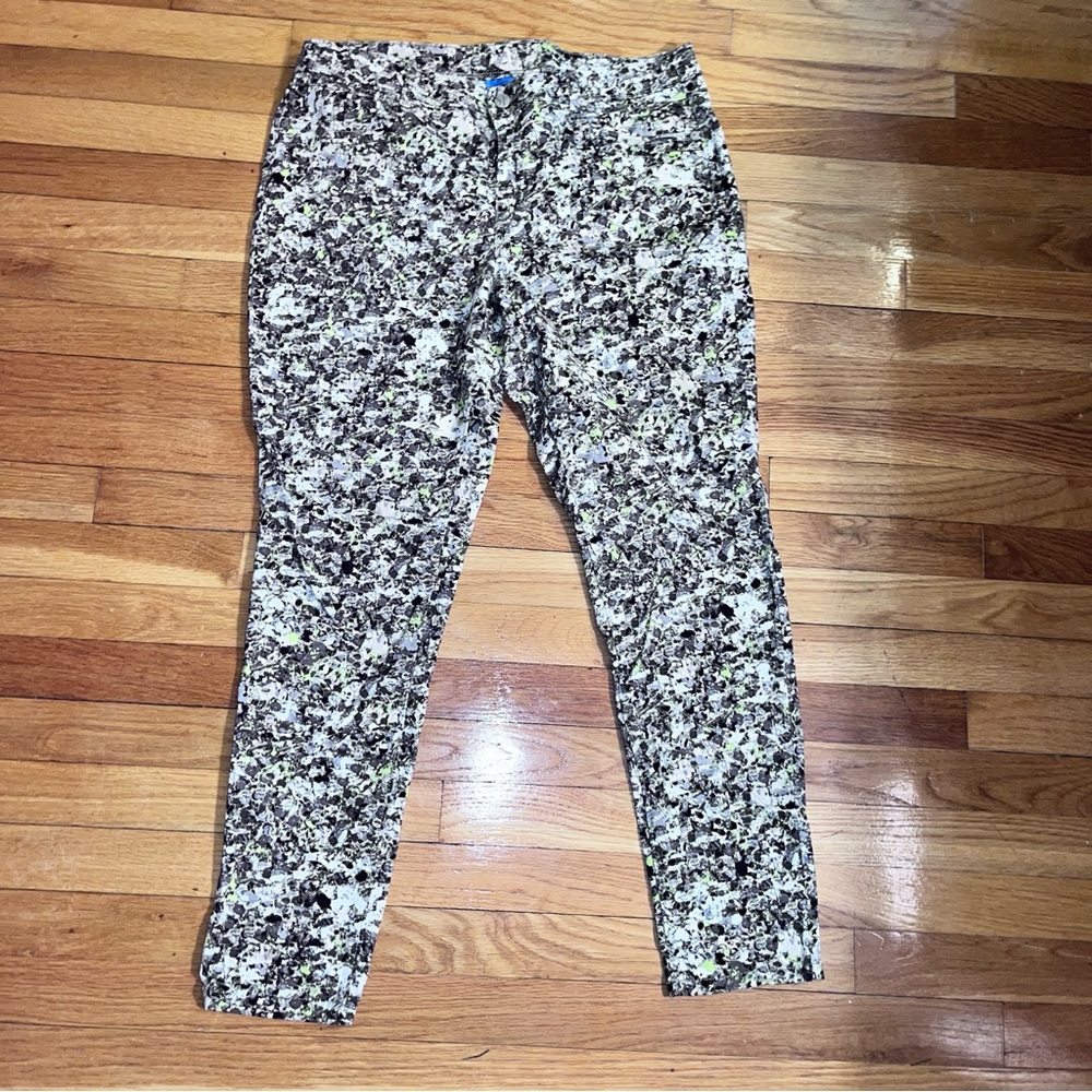 Simply Vera, Vera Wang printed jeans in size 14